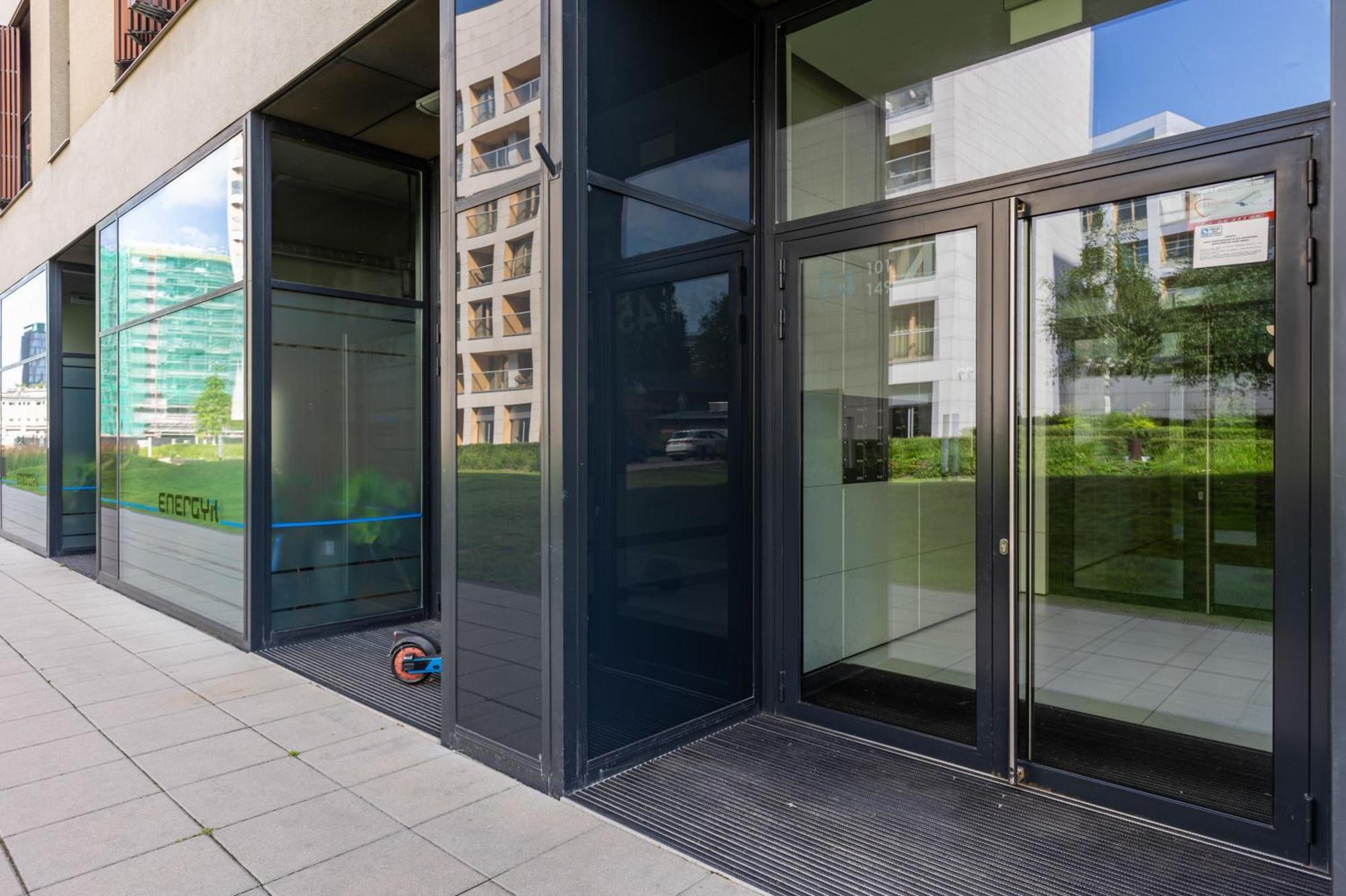 Warsaw Wola Apartment Near Nocny Market By Noclegi Renters Exterior foto